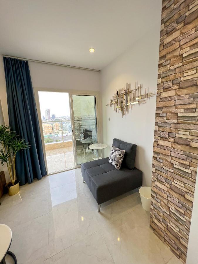 Almasarat Tower Sea View Appartement
