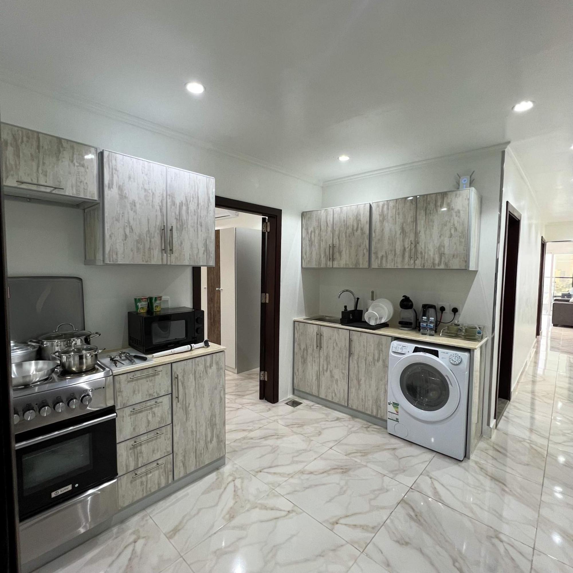 Apartment Almasarat Tower Sea View *