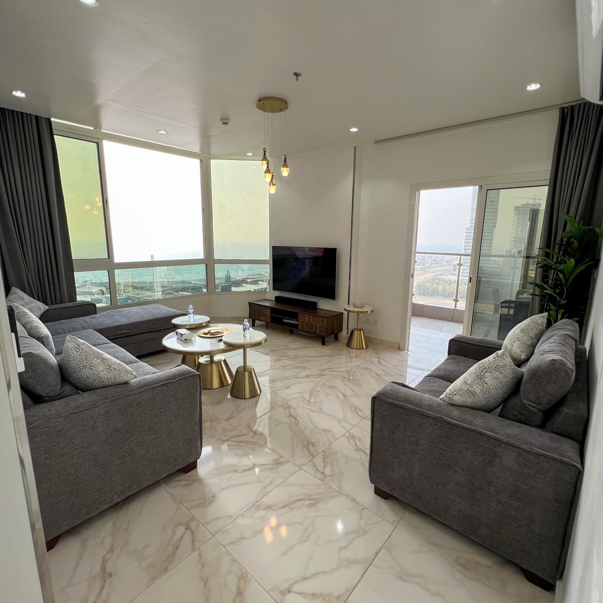 Apartment Almasarat Tower Sea View