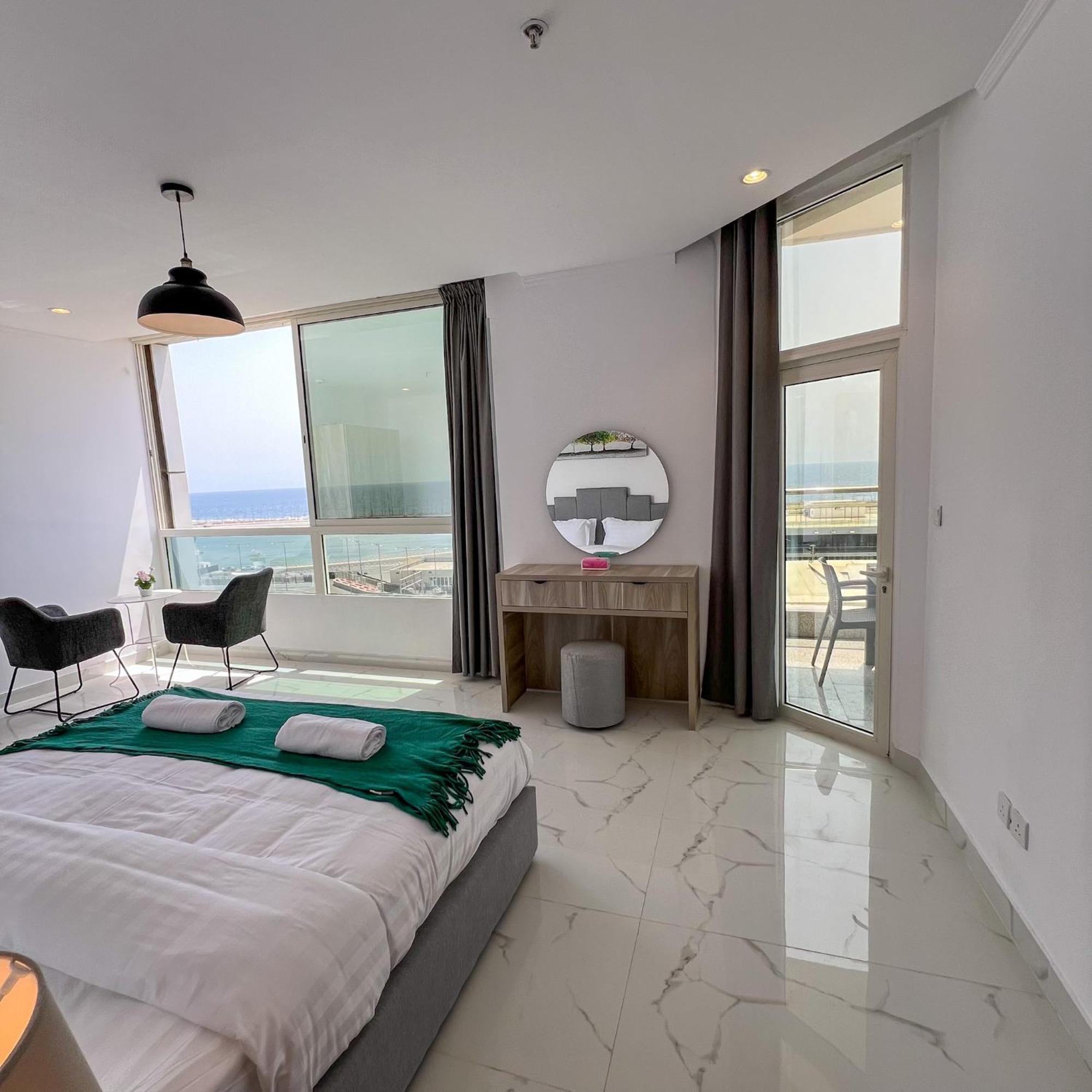 Apartment Almasarat Tower Sea View *