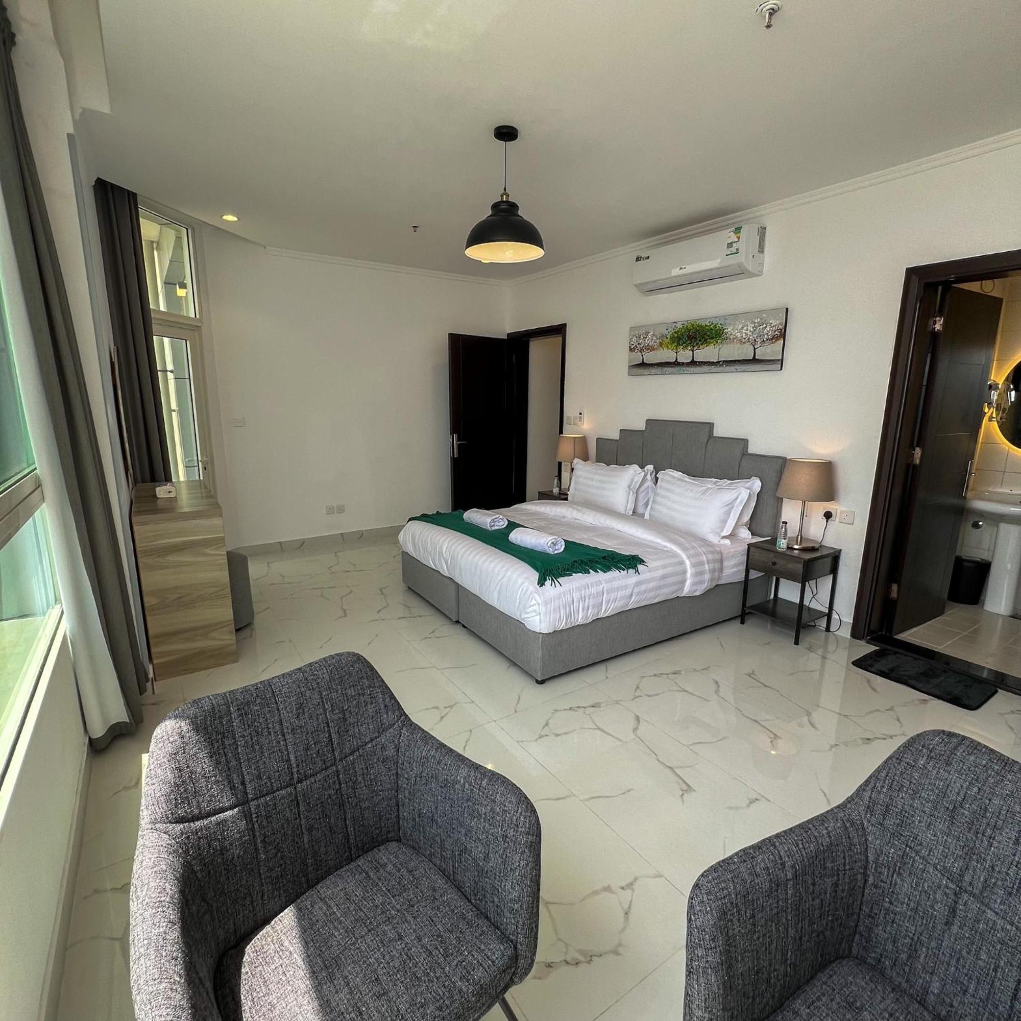 Apartment Almasarat Tower Sea View