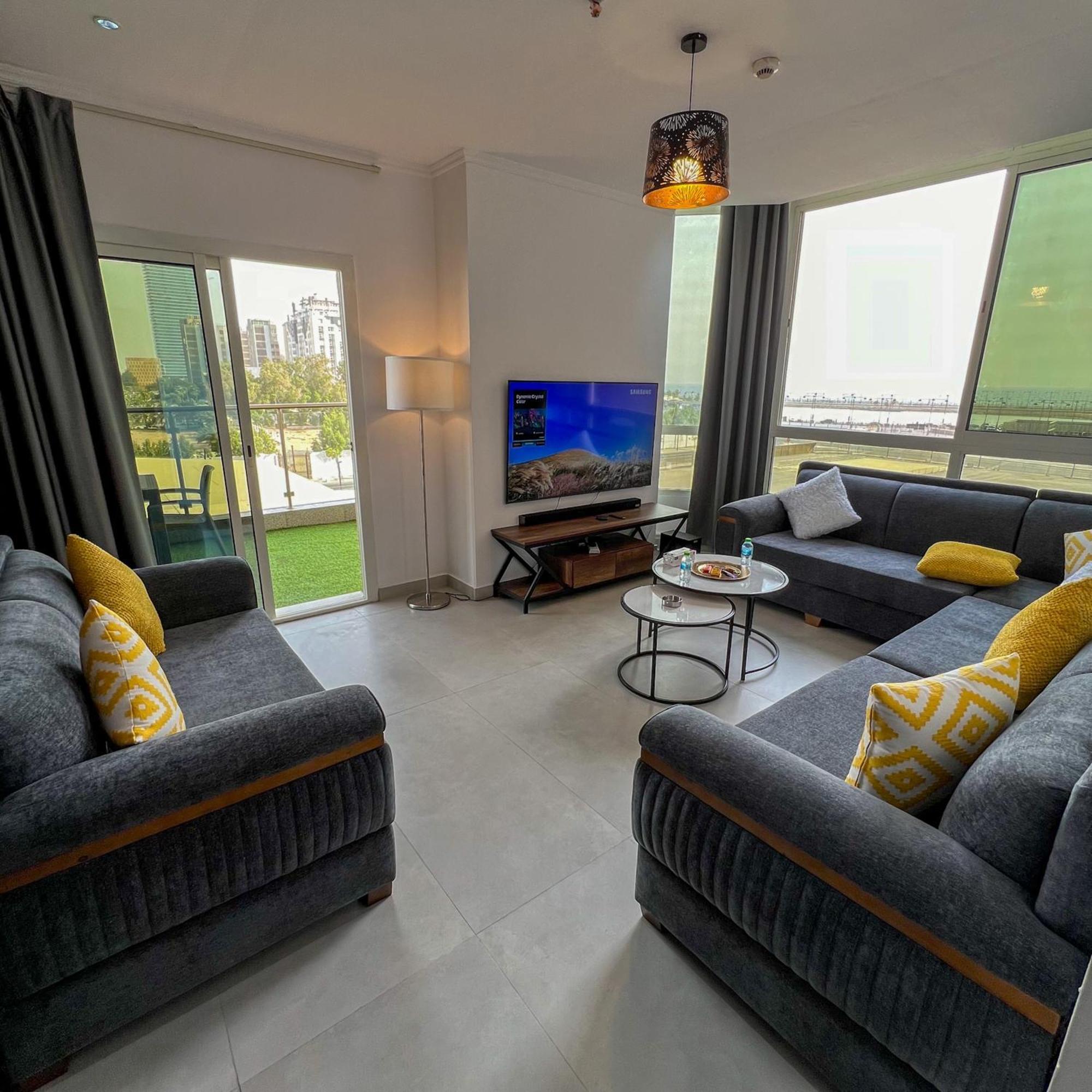 Apartment Almasarat Tower Sea View